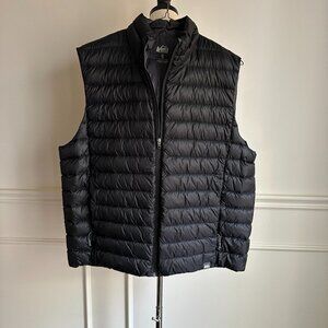Men's REI vest with down filling in black ~ size XL, pre-owned!